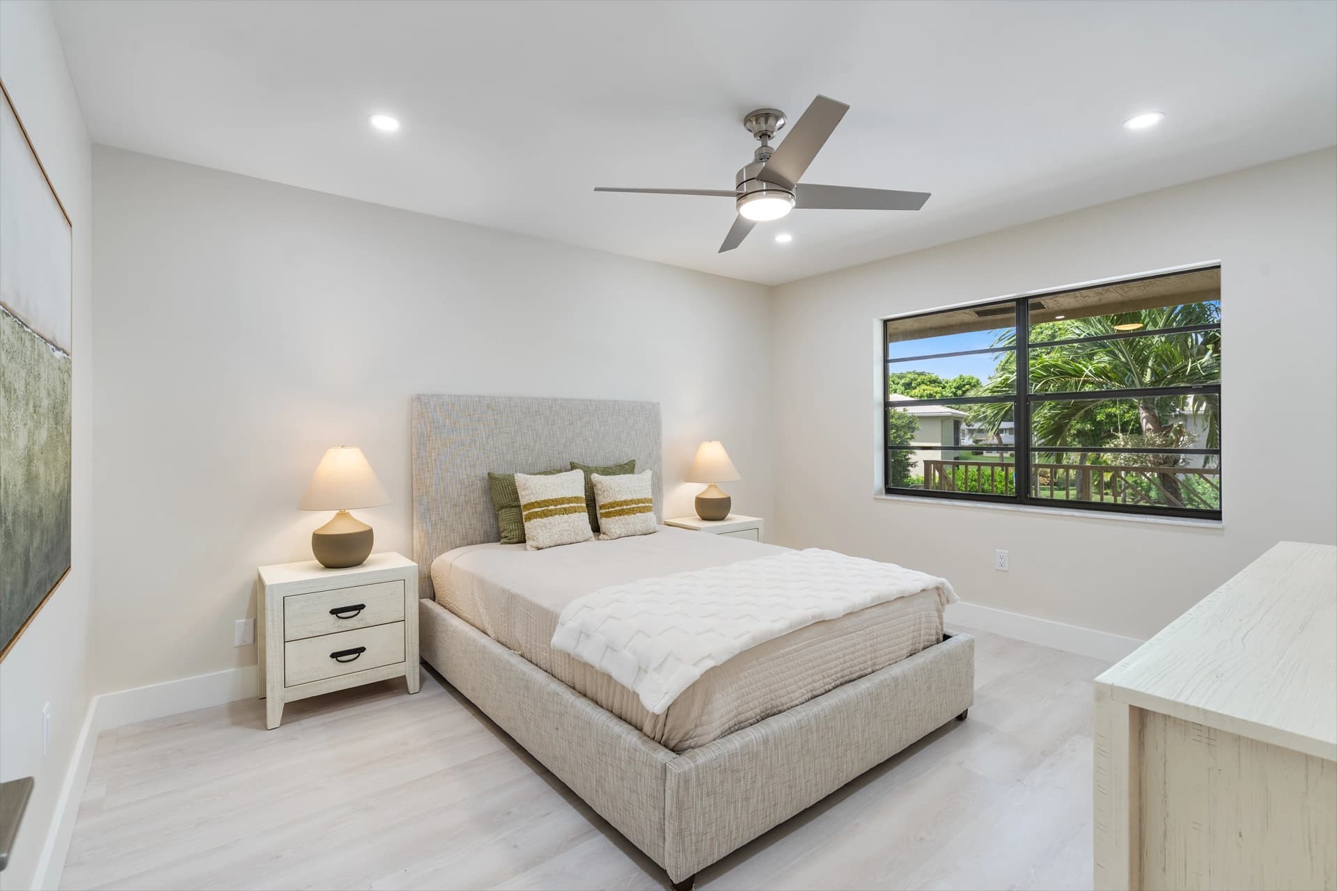 Condo gallery image 3