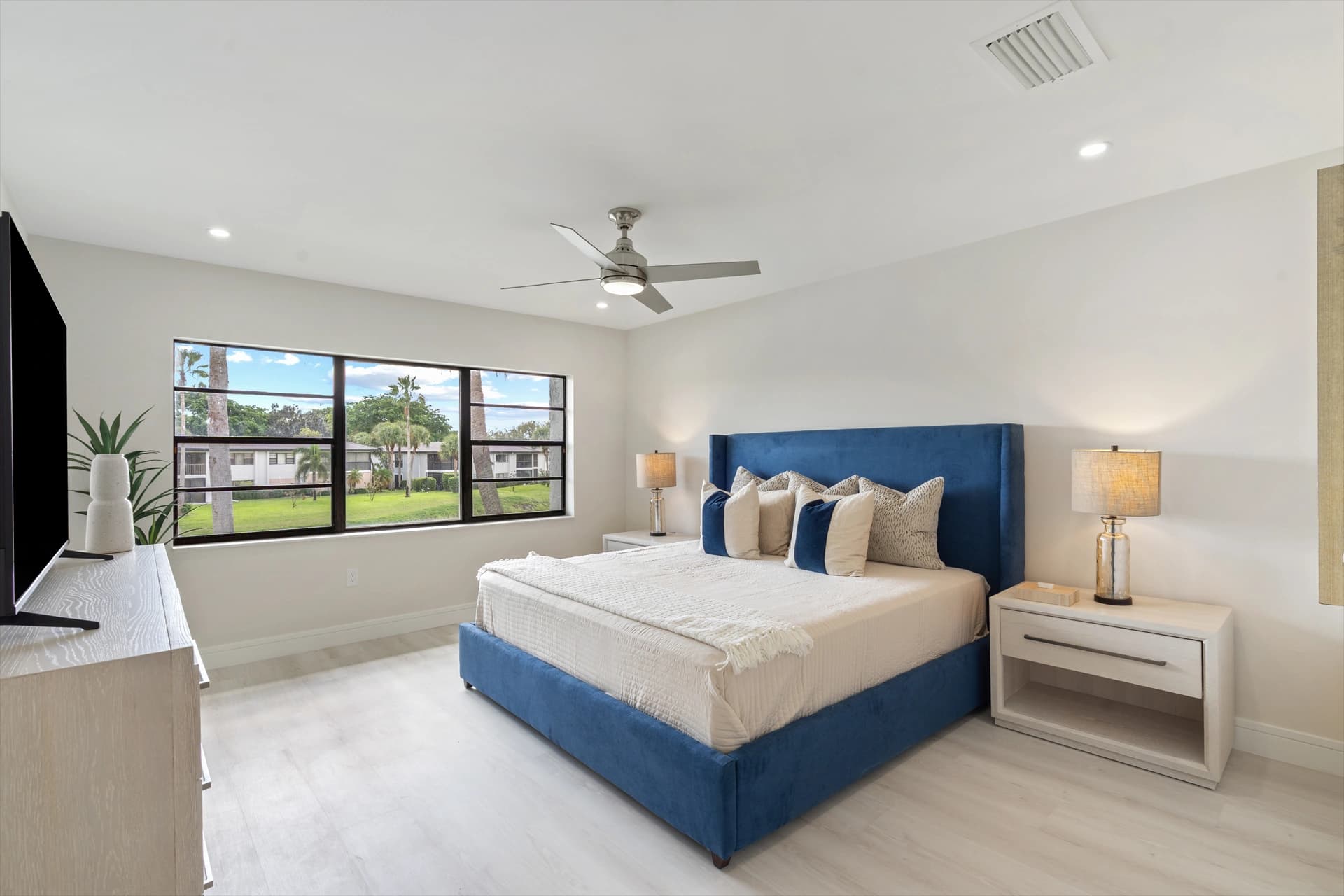 Condo gallery image 5