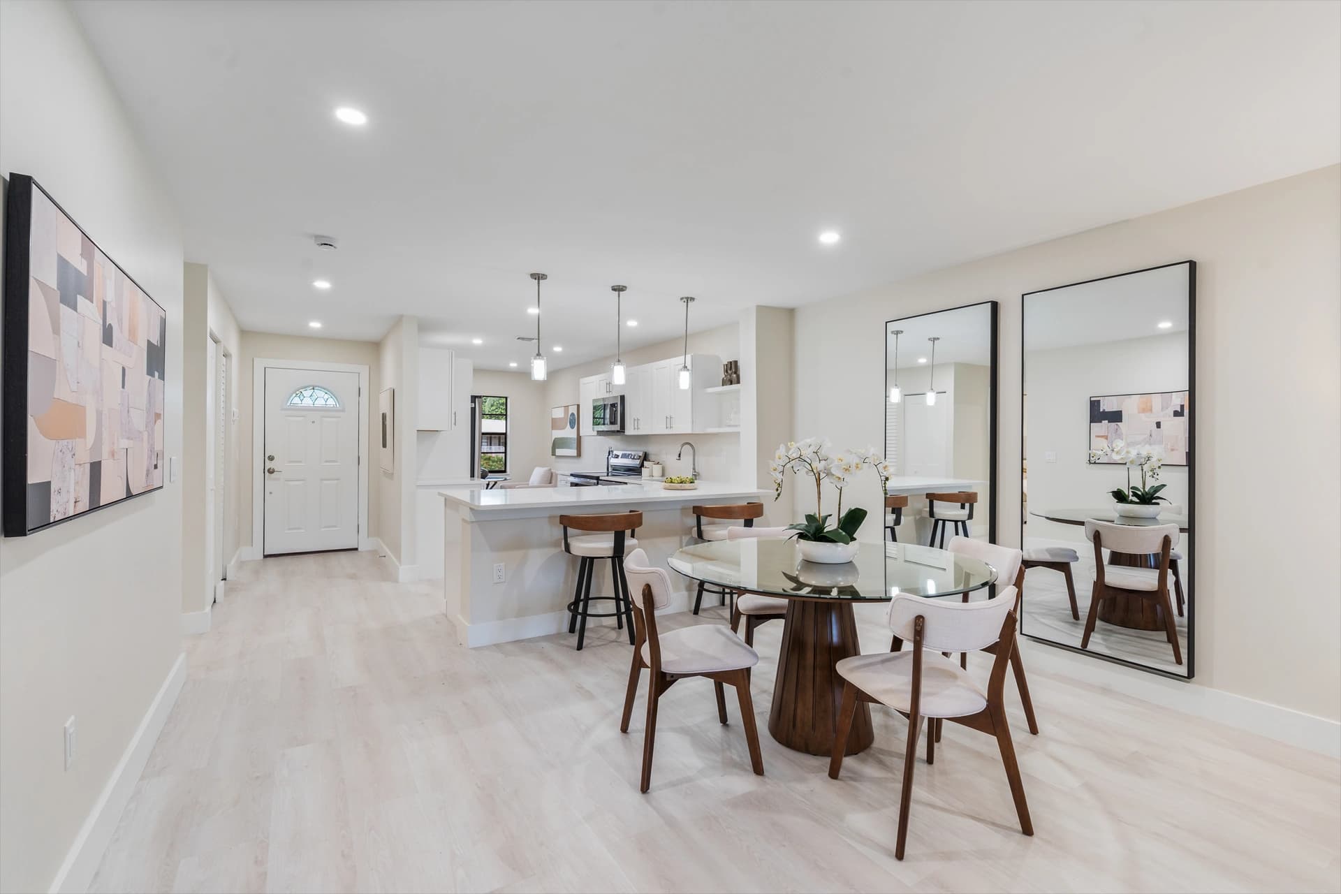 Condo gallery image 7